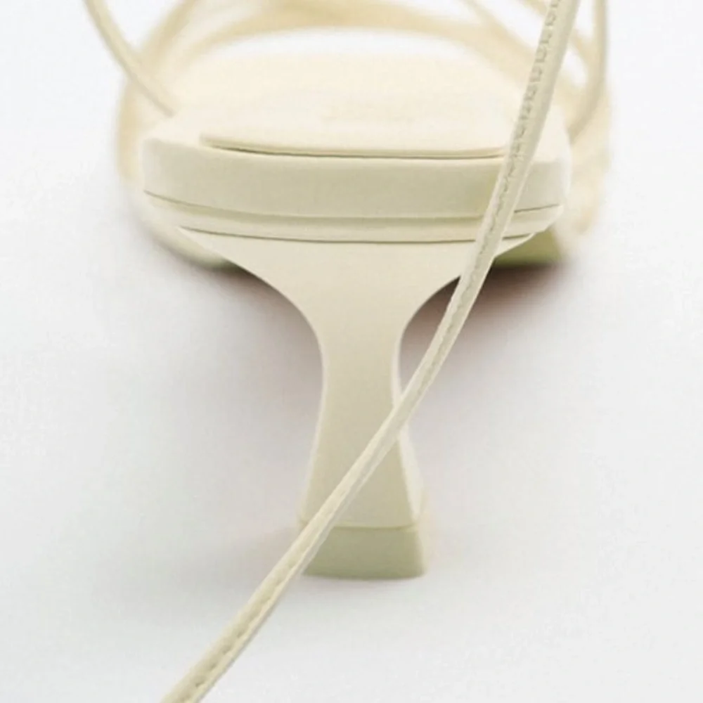 HEELED STRAPPY LEATHER SANDALS - Picture 3 of 7